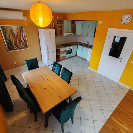 Pia Apartment Dugi Rat Ngoại thất bức ảnh