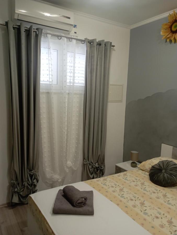 Pia Apartment Dugi Rat Ngoại thất bức ảnh