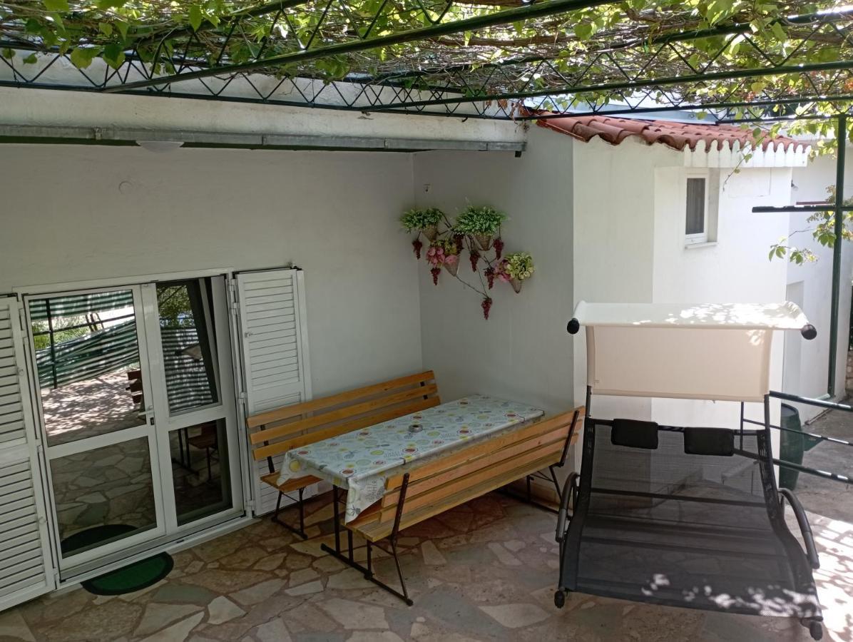 Pia Apartment Dugi Rat Ngoại thất bức ảnh
