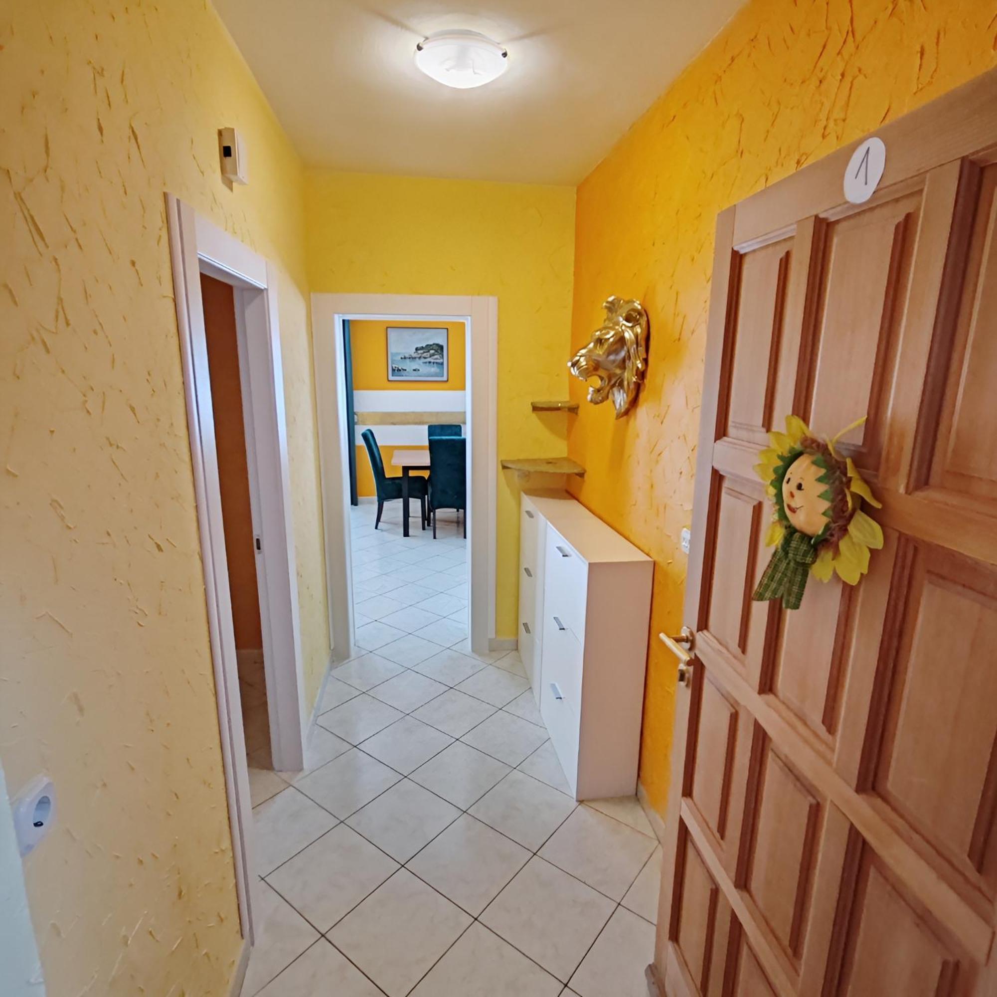 Pia Apartment Dugi Rat Ngoại thất bức ảnh