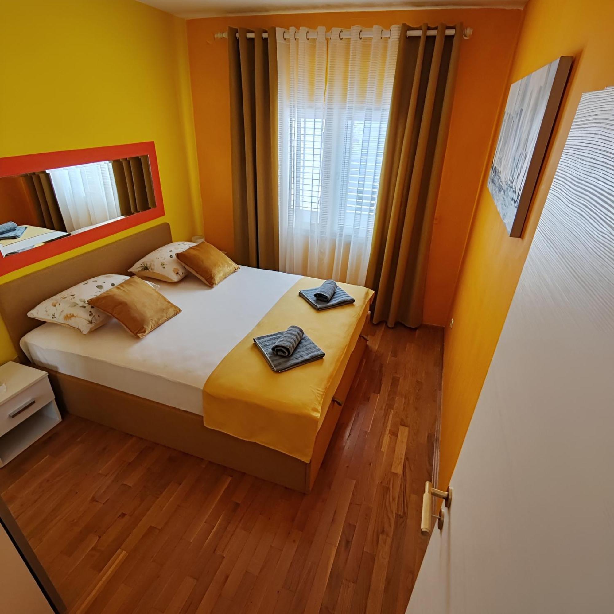 Pia Apartment Dugi Rat Ngoại thất bức ảnh