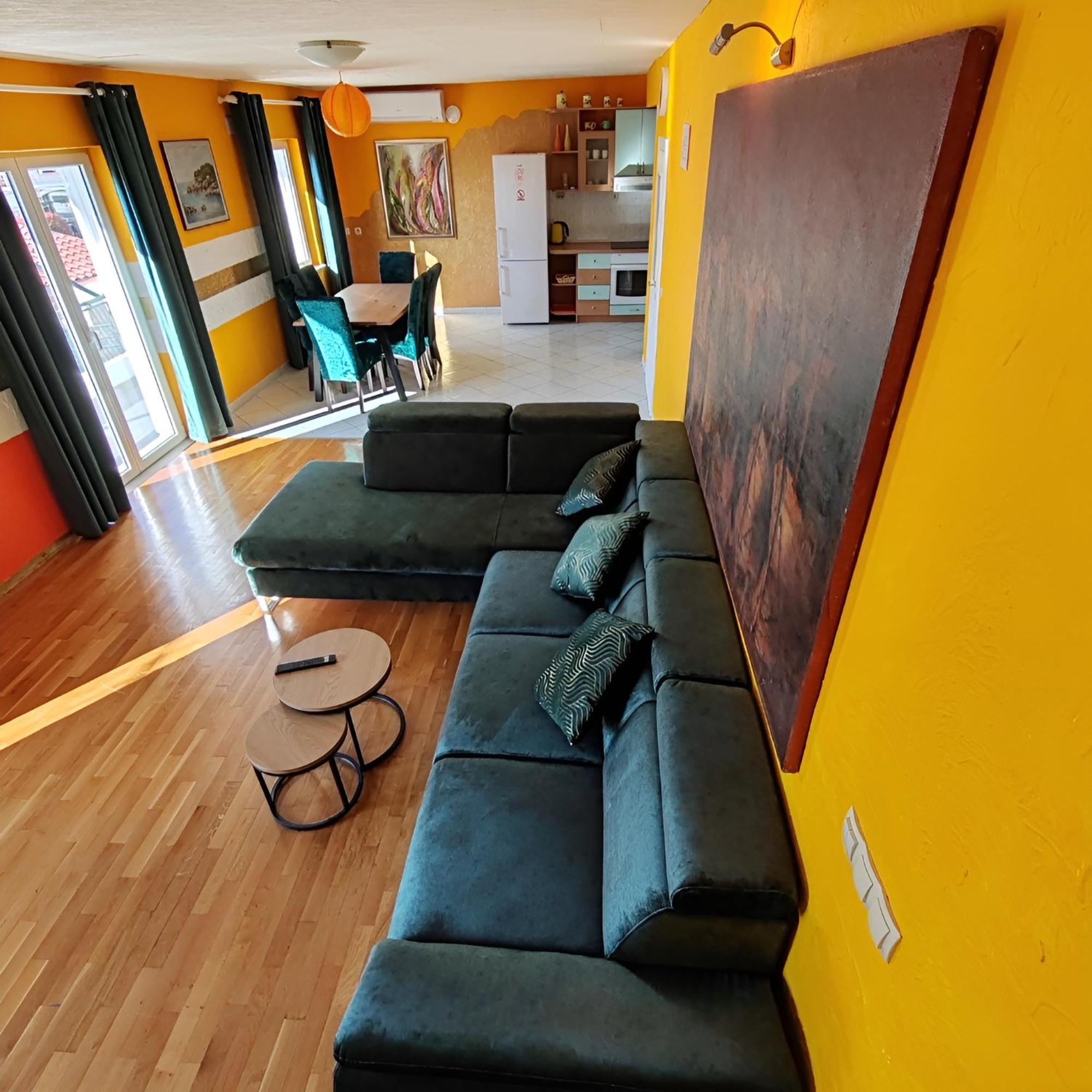 Pia Apartment Dugi Rat Ngoại thất bức ảnh