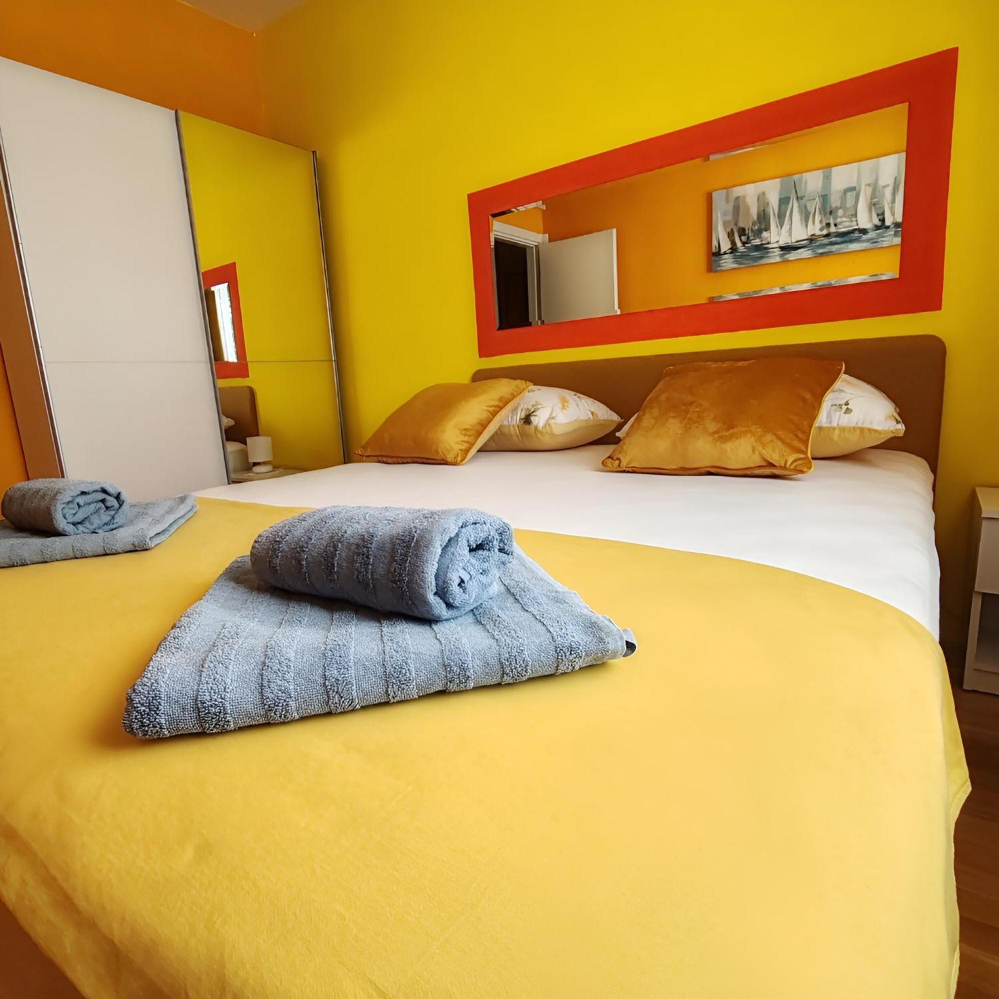 Pia Apartment Dugi Rat Ngoại thất bức ảnh
