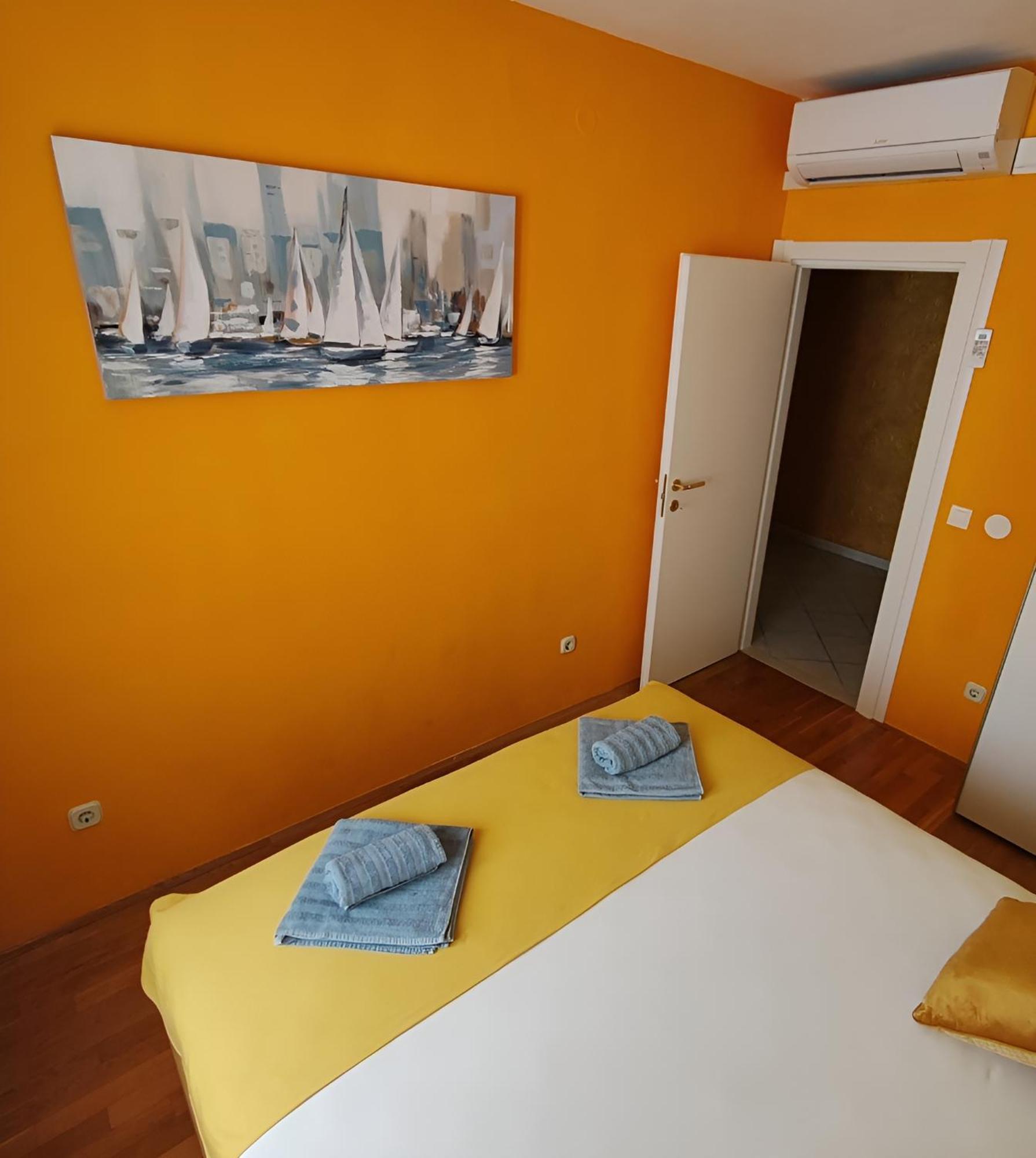 Pia Apartment Dugi Rat Ngoại thất bức ảnh