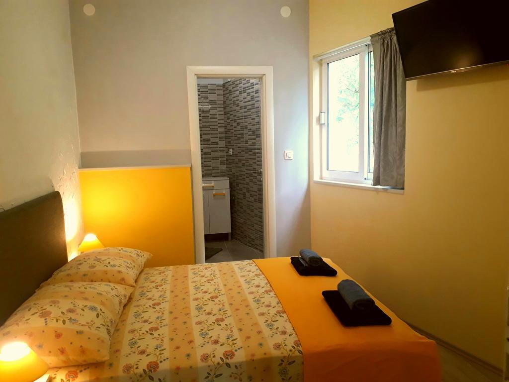 Pia Apartment Dugi Rat Ngoại thất bức ảnh