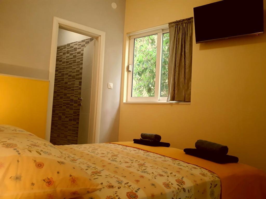Pia Apartment Dugi Rat Ngoại thất bức ảnh