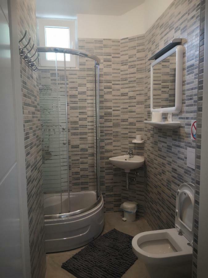 Pia Apartment Dugi Rat Ngoại thất bức ảnh